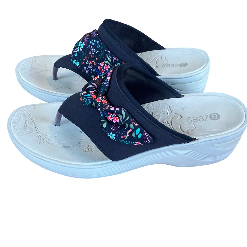 Bzees Dancing Queen Sandals Women 9M Navy Blue Floral Wedge Thong Slide‎ Comfort
